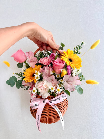Weekly Blooms (Basket)