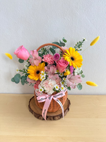 Weekly Blooms (Basket)