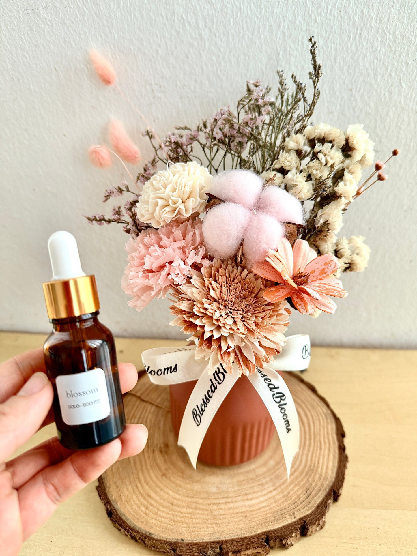 Sola Blooms 🌸