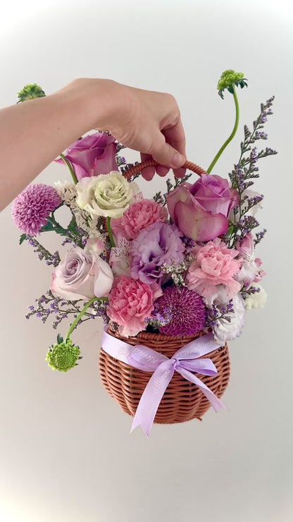 Weekly Blooms (Basket)